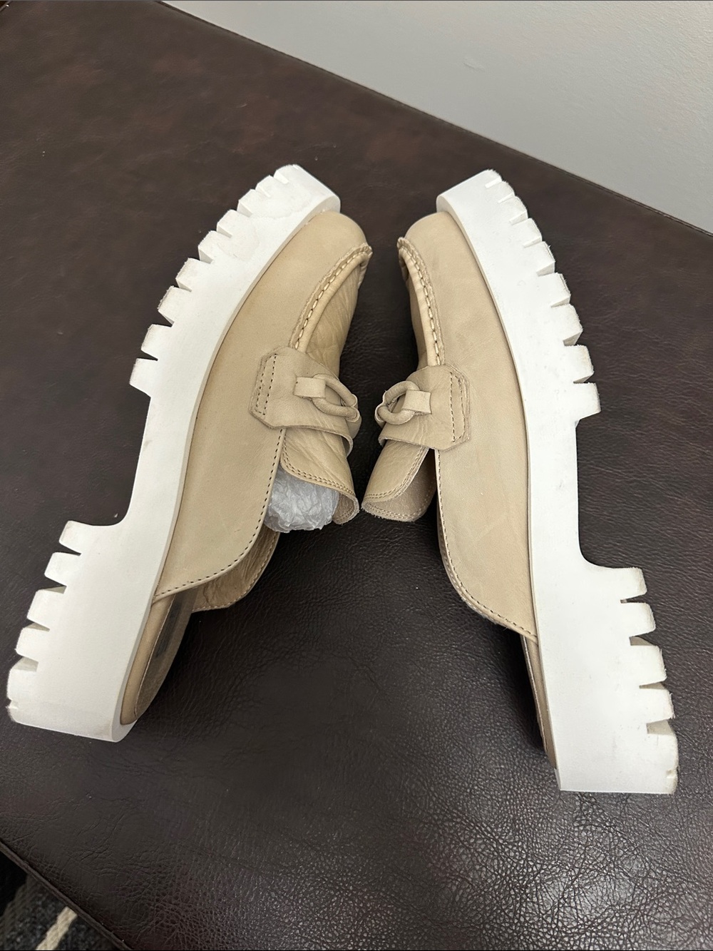 Sz 38⭐️Like New Miz Mooz Vann Cream Leather Chunky Mules. Fits Larger. See Pics - Picture 4 of 12